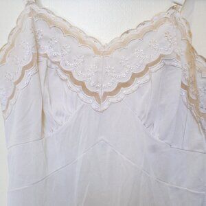 Vintage Deana 32 White Full Slip